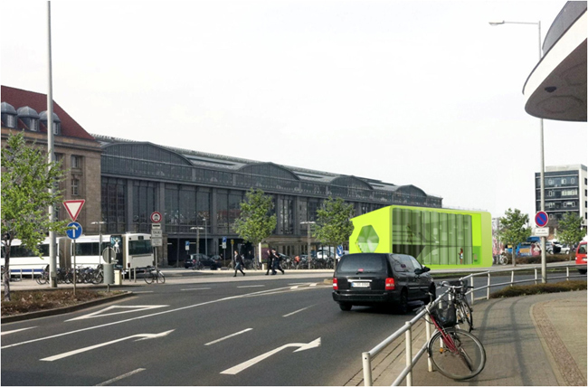 Aufsicht von der Strasse über die grüne Fassade des Energie event Centers in Leipzig 