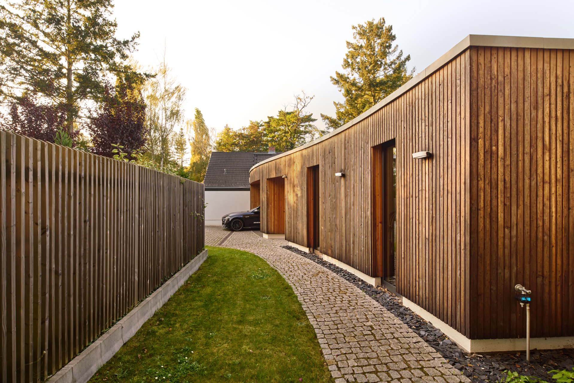 Villa Riva - Wohnbau mit Holzfassade in Berlin