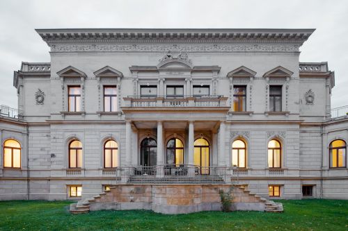 Vorderseite der Villa Gebhardt im Stil der italienischen Neorenaissance